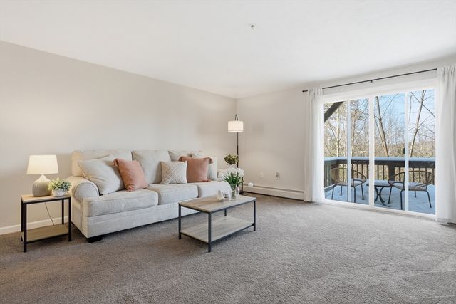 147 Constitution Dr 147, Fitchburg, MA 01420