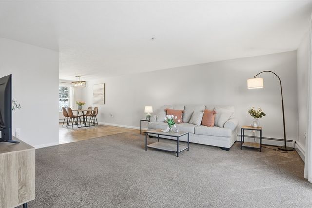 147 Constitution Dr 147, Fitchburg, MA 01420