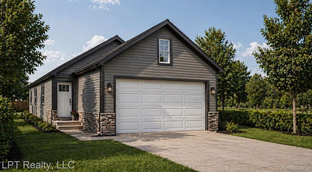 109 Raymond street, Pontiac, MI 48342