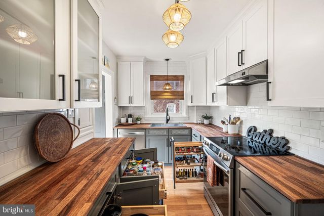 814 N EVANS ST, Pottstown, PA 19464