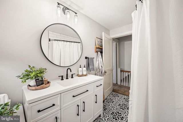 814 N EVANS ST, Pottstown, PA 19464