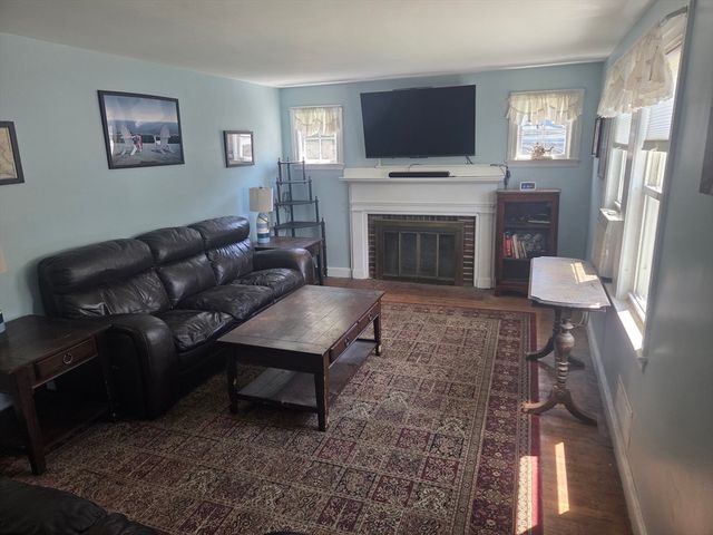 10 Duke Street, Swampscott, MA 01907