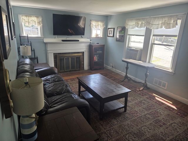 10 Duke Street, Swampscott, MA 01907