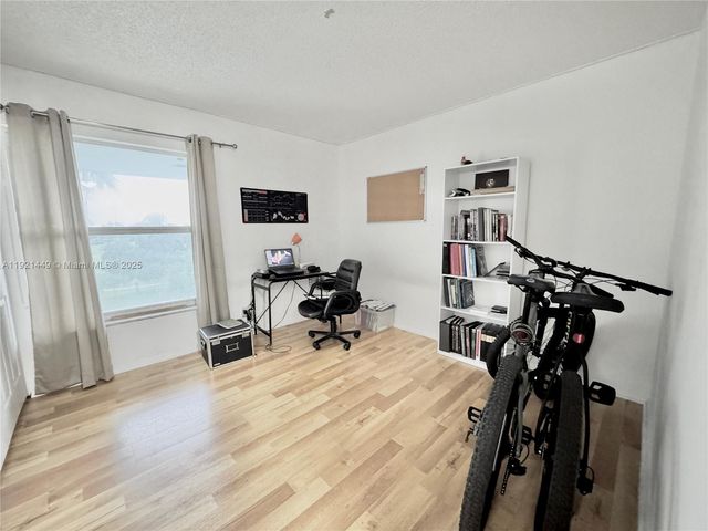 505 S Pine Island Rd 407B, Plantation, FL 33324