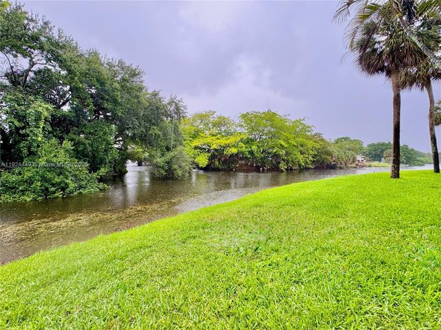 505 S Pine Island Rd 407B, Plantation, FL 33324