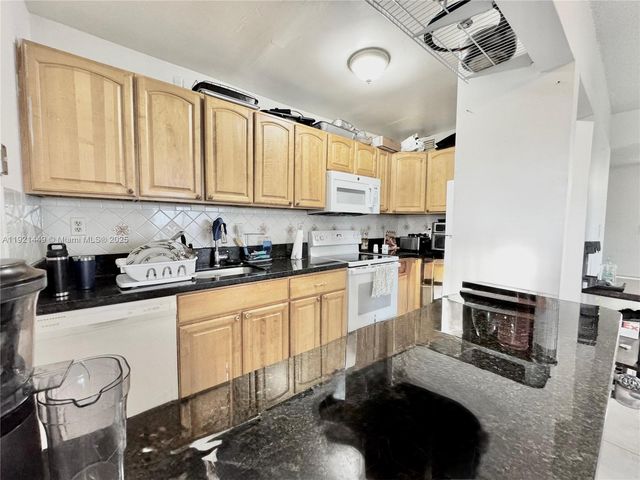 505 S Pine Island Rd 407B, Plantation, FL 33324