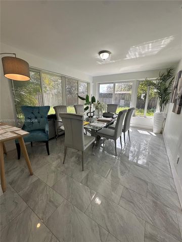 5710 Douglas St, Hollywood, FL 33021