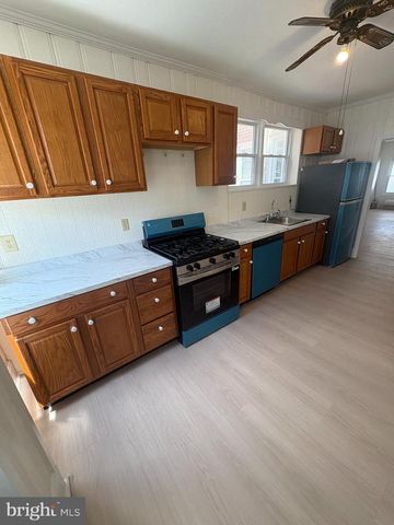 604 HUNTER ST, Gloucester City, NJ 08030