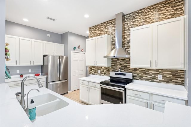 6123 39TH COURT E, Bradenton, FL 34203