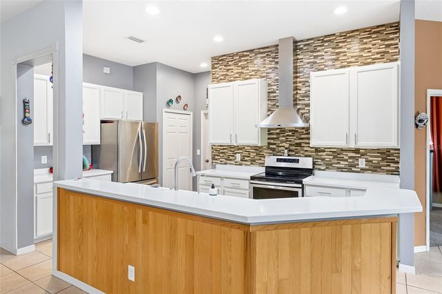 6123 39TH COURT E, Bradenton, FL 34203