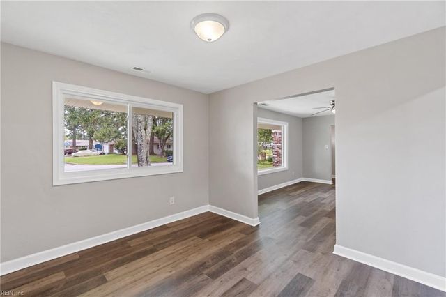 2916 Knight RD, Chesapeake, VA 23323