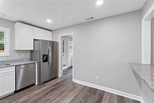 2916 Knight RD, Chesapeake, VA 23323