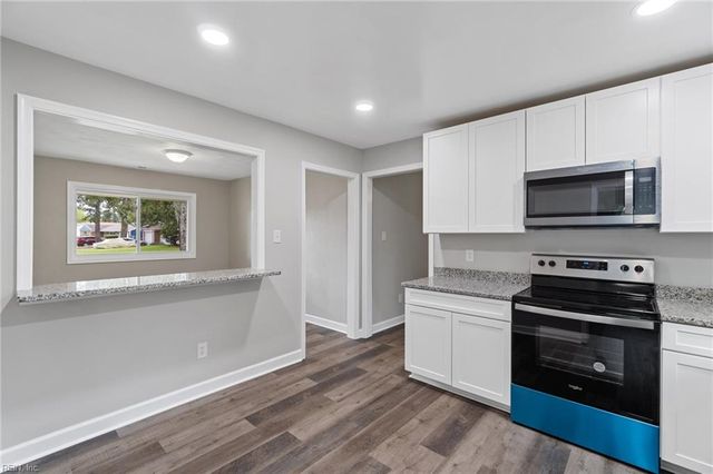 2916 Knight RD, Chesapeake, VA 23323