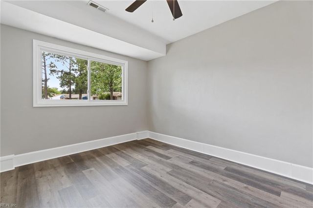 2916 Knight RD, Chesapeake, VA 23323