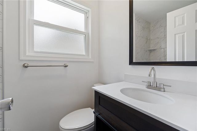 2916 Knight RD, Chesapeake, VA 23323