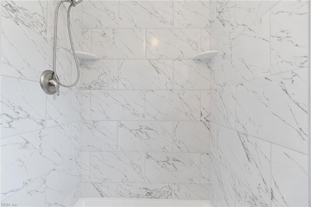 2916 Knight RD, Chesapeake, VA 23323