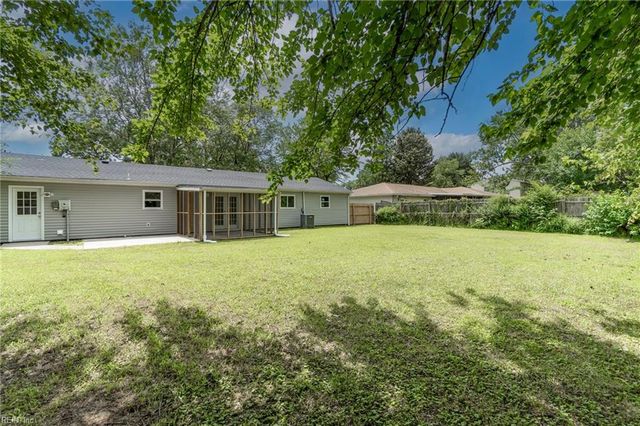 2916 Knight RD, Chesapeake, VA 23323