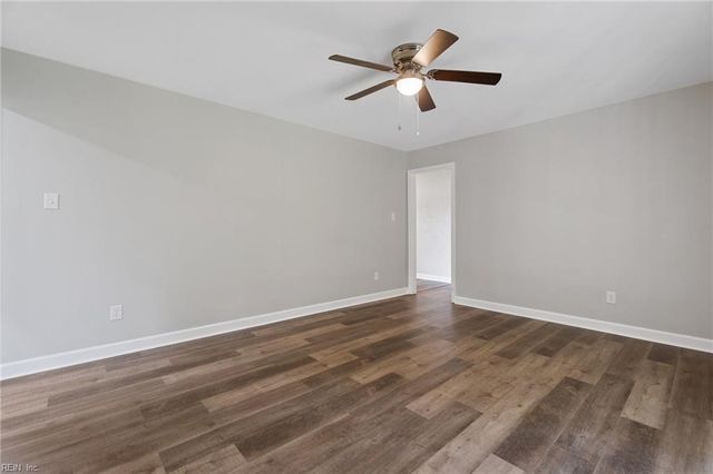 2916 Knight RD, Chesapeake, VA 23323