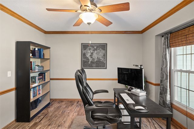 1402 NW Parkridge Place, Ankeny, IA 50023