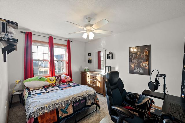 1402 NW Parkridge Place, Ankeny, IA 50023