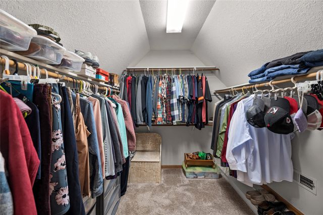 1402 NW Parkridge Place, Ankeny, IA 50023