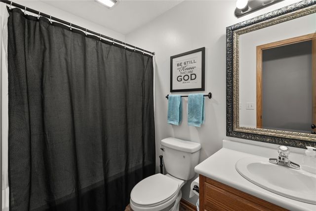 1402 NW Parkridge Place, Ankeny, IA 50023