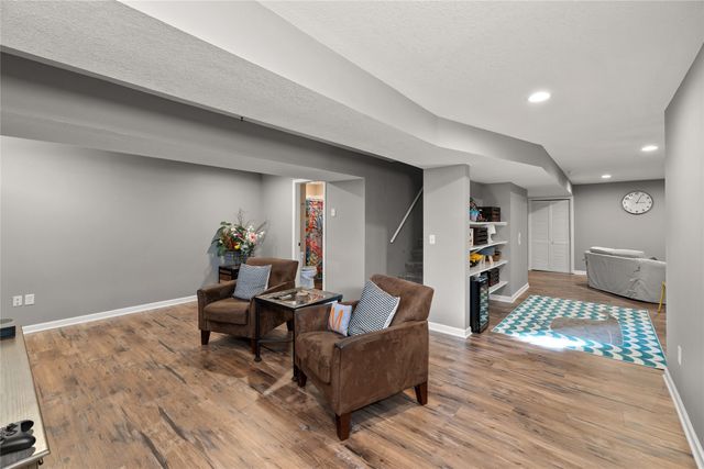 1402 NW Parkridge Place, Ankeny, IA 50023