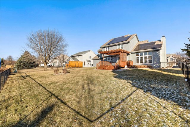 1402 NW Parkridge Place, Ankeny, IA 50023