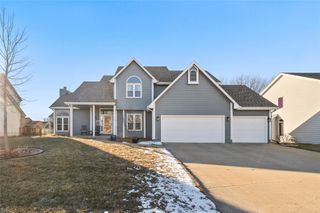 1402 NW Parkridge Place, Ankeny, IA 50023