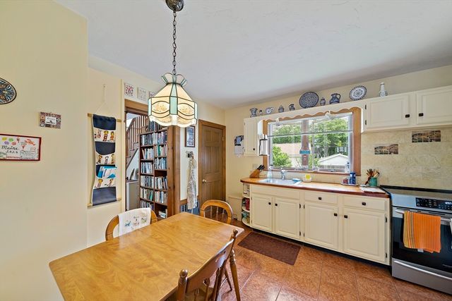 10 Waldron Road, Braintree, MA 02184