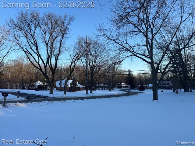 1510 Hampstead Lane, Rochester Hills, MI 48309