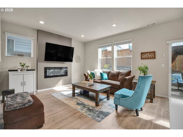 3758 Sw REDFERN Ave, Gresham, OR 97080