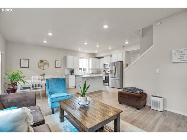 3758 Sw REDFERN Ave, Gresham, OR 97080