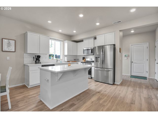 3758 Sw REDFERN Ave, Gresham, OR 97080