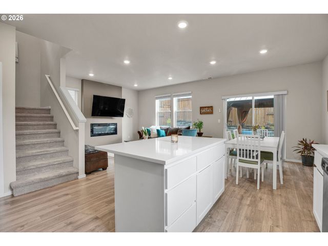 3758 Sw REDFERN Ave, Gresham, OR 97080