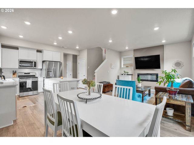 3758 Sw REDFERN Ave, Gresham, OR 97080