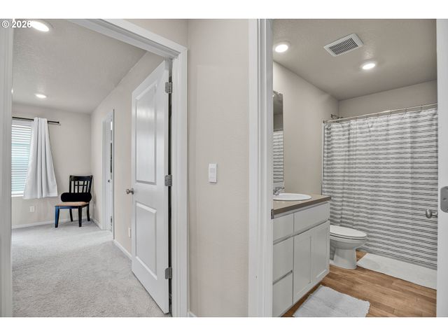 3758 Sw REDFERN Ave, Gresham, OR 97080