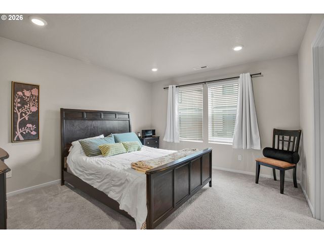 3758 Sw REDFERN Ave, Gresham, OR 97080