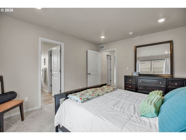 3758 Sw REDFERN Ave, Gresham, OR 97080