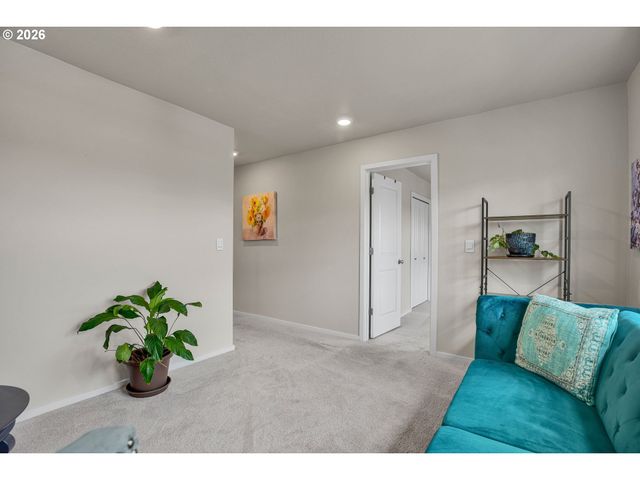 3758 Sw REDFERN Ave, Gresham, OR 97080