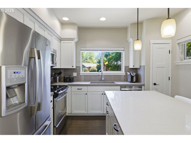 13875 Sw MERIDIAN St 222, Beaverton, OR 97005