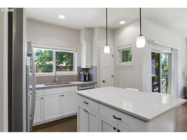 13875 Sw MERIDIAN St 222, Beaverton, OR 97005