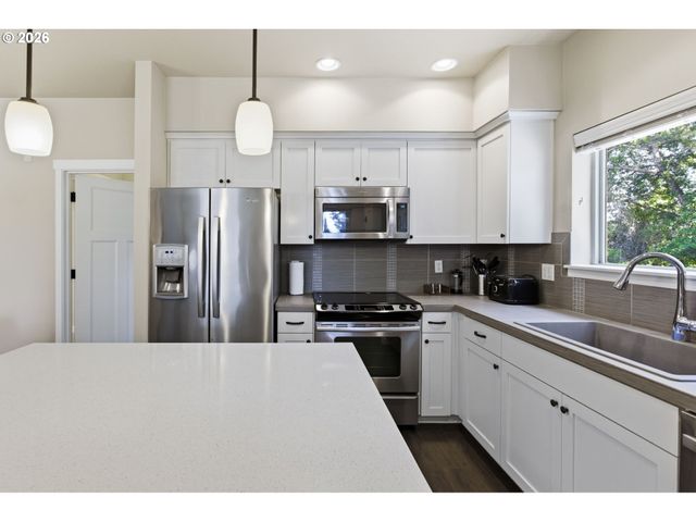 13875 Sw MERIDIAN St 222, Beaverton, OR 97005