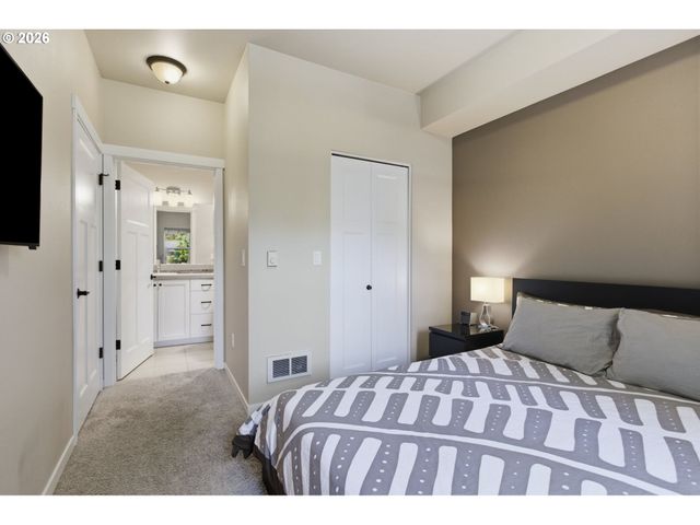 13875 Sw MERIDIAN St 222, Beaverton, OR 97005