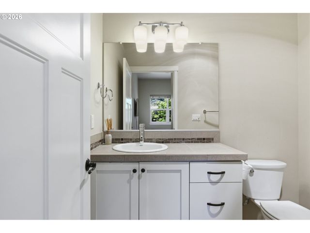 13875 Sw MERIDIAN St 222, Beaverton, OR 97005