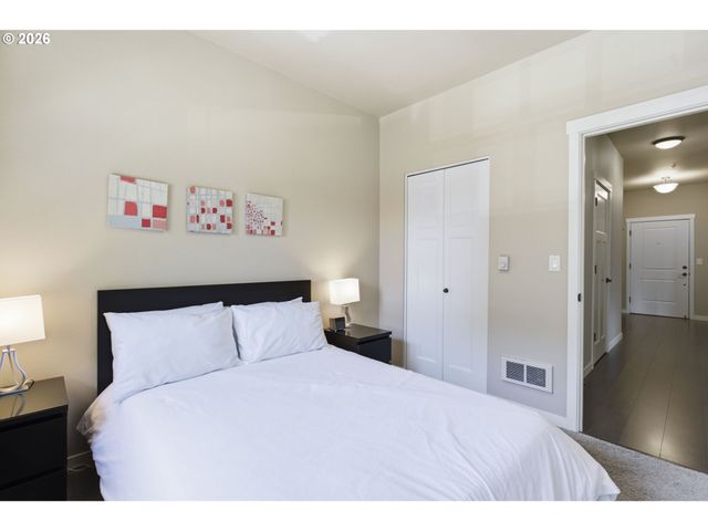 13875 Sw MERIDIAN St 222, Beaverton, OR 97005