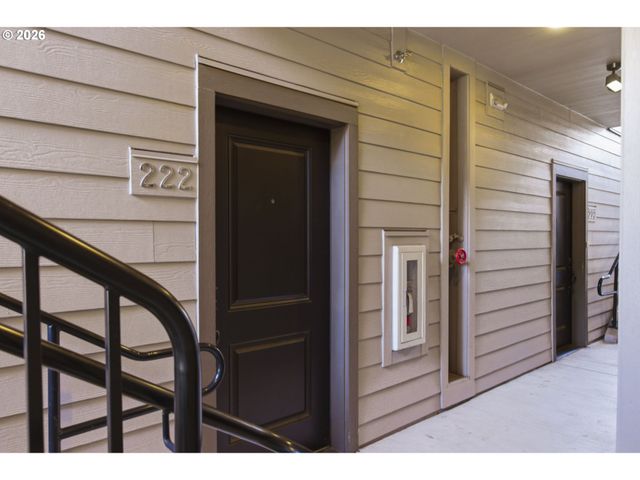 13875 Sw MERIDIAN St 222, Beaverton, OR 97005
