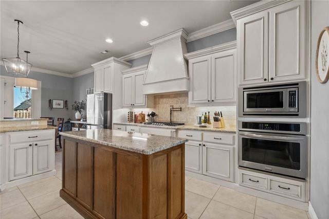 2807 Cobbler Place, Rogers, AR 72758