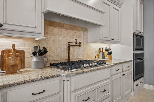 2807 Cobbler Place, Rogers, AR 72758