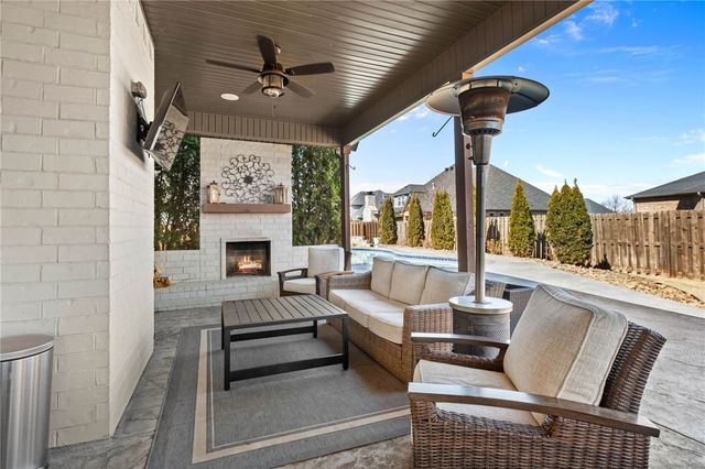 2807 Cobbler Place, Rogers, AR 72758